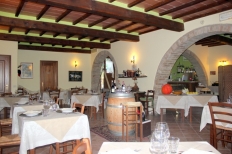 La Fattoria Bellandi, restaurant et bar à vins, située à Contignano, à proximité de Pienza.